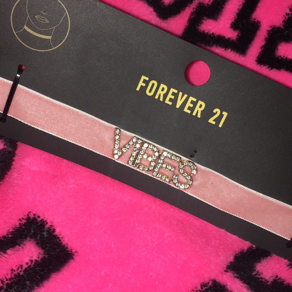 Vibes choker soft material